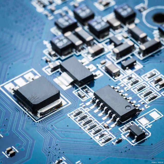 水流量霍尔磁阻开关传感器抗环境干扰的集成电路设计策略